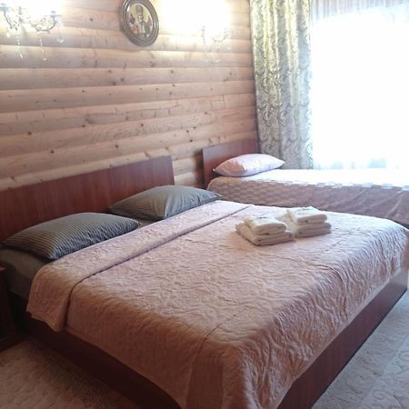 Затишний Готель "Едем" Mykulychyn Habitación foto