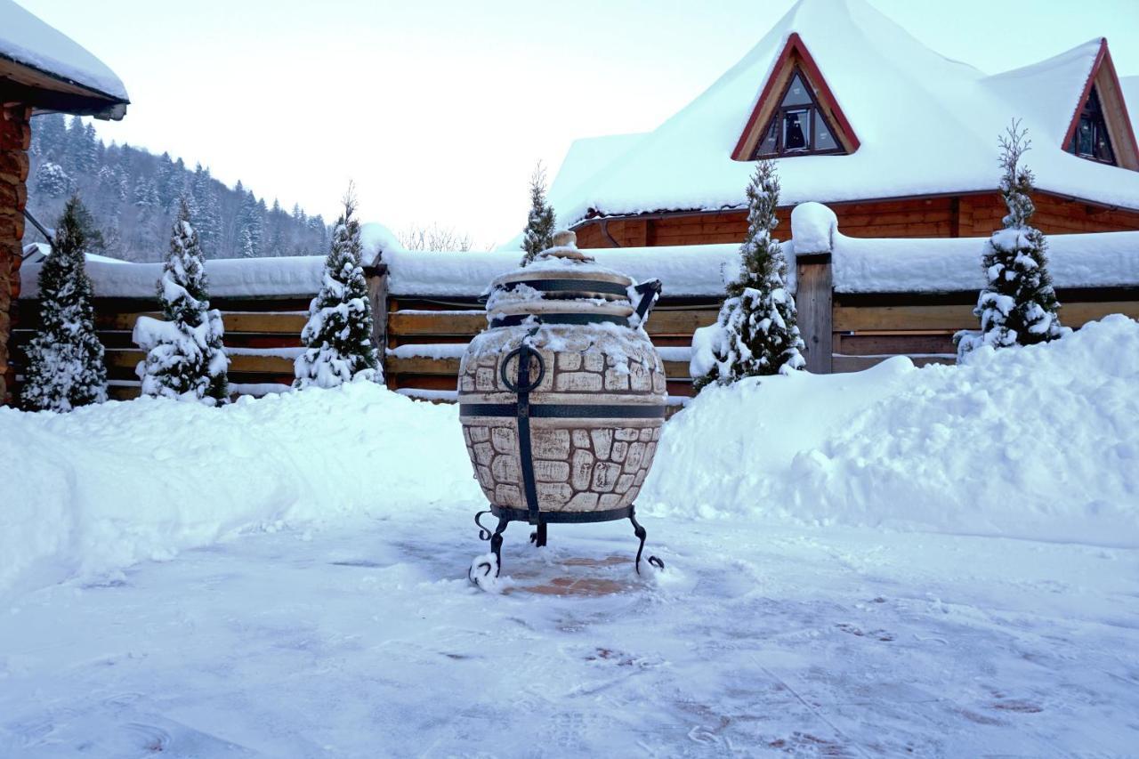 Затишний Готель "Едем" Mykulychyn Exterior foto